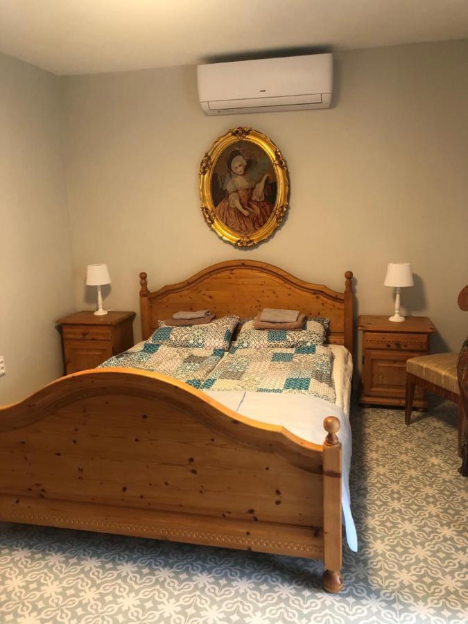 Klara Apartmanház Orfű Esterno foto